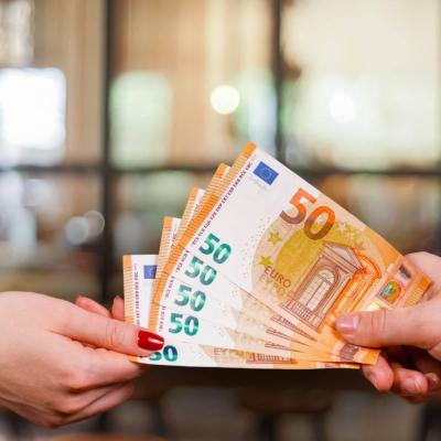 Neue Strompreis-Rückzahlungen: Bis zu 1.500 Euro sollen bald möglich sein Neue Strompreis-Rückzahlungen: Bis zu 1.500 Euro sollen bald möglich sein