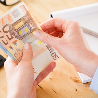 Zu hohe Gebühren: Klage könnte Bankkunden tausende Euro bringen