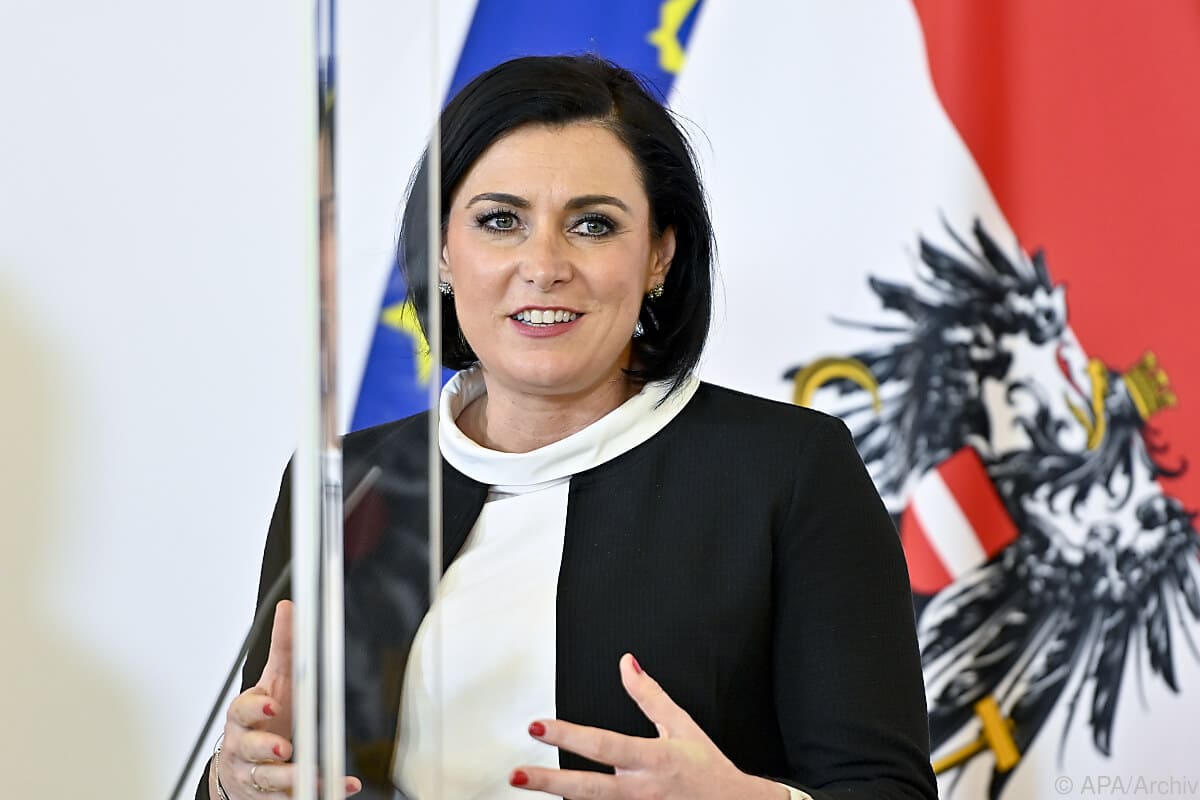 Corona-Tests: Fragwürdige 200.000 Euro pro Monat an US-Beraterfirma Corona-Tests: Fragwürdige 200.000 Euro pro Monat an US-Beraterfirma