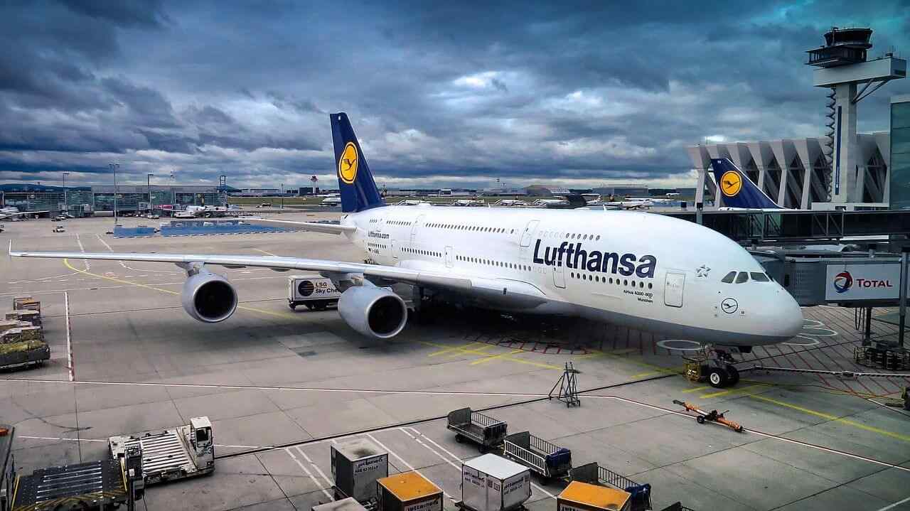 So können Passagiere bei Flugverspätungen und Flugausfall Entschädigungen geltend machen So können Passagiere bei Flugverspätungen und Flugausfall Entschädigungen geltend machen