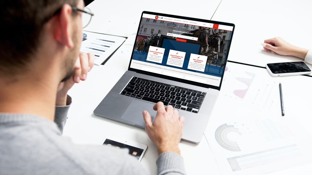 Domain Nic.at PC Notebook