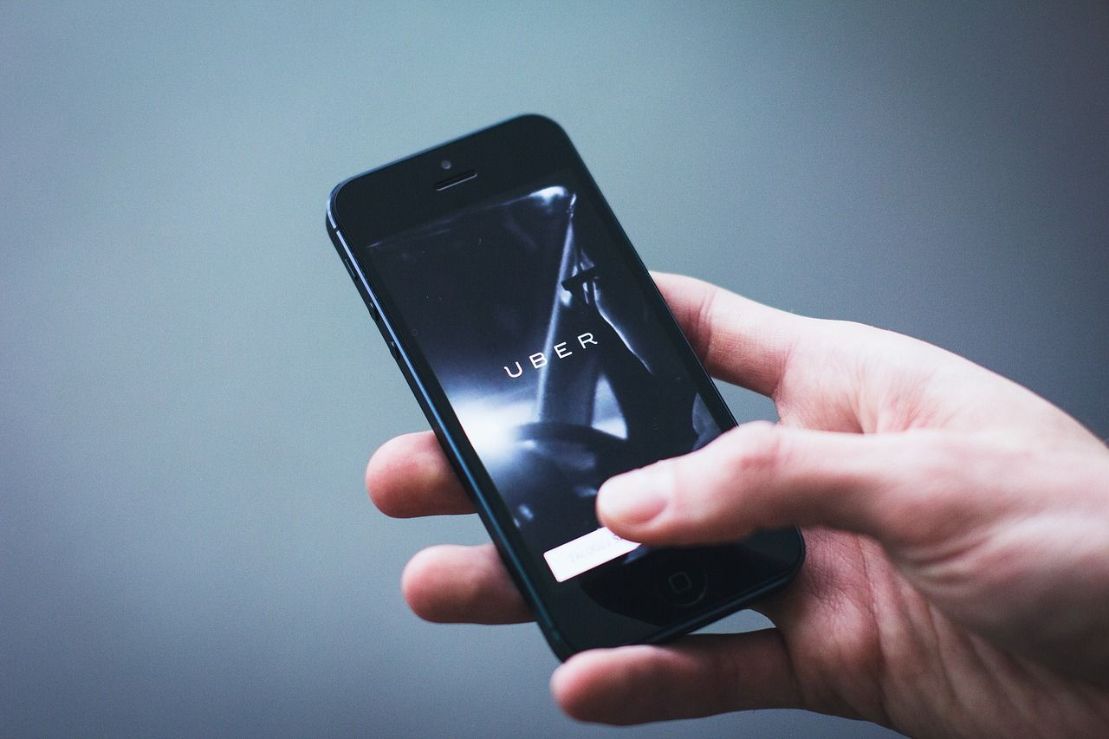 Uber gibt Milliardenverlust bekannt - Aktienkurs bricht ein Uber gibt Milliardenverlust bekannt - Aktienkurs bricht ein