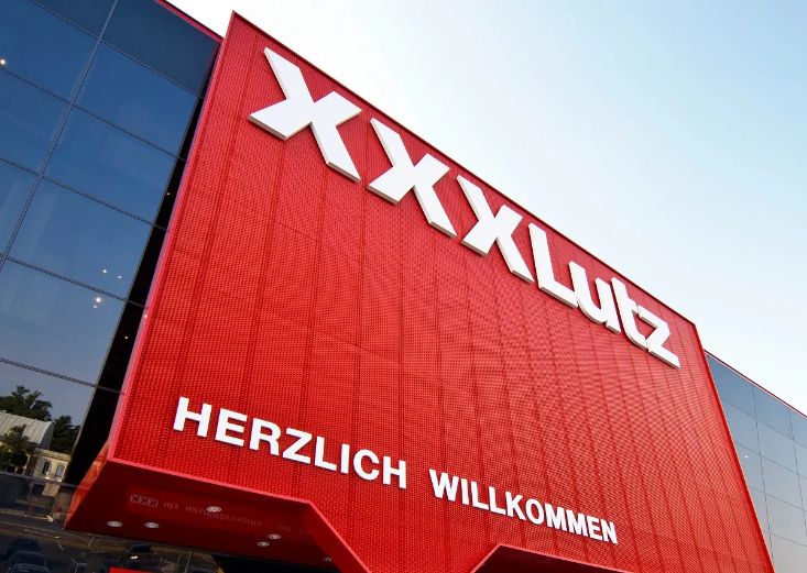 Hälfte der deutschen Möbelkette Roller von XXXLutz gekauft Hälfte der deutschen Möbelkette Roller von XXXLutz gekauft